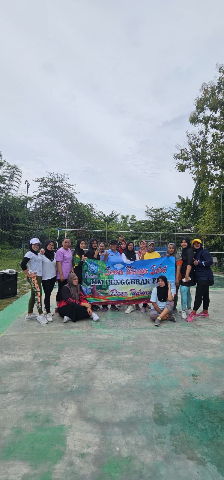 GIAT SENAM MINGGU SEHAT BERSAMA TIM PENGGERAK PKK DAN MASYARAKAT DESA TULUNGAGUNG